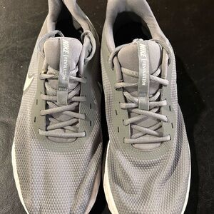 Nike Revolution 5 Cool Gray Running Shoes Men’s Size 13 EUC